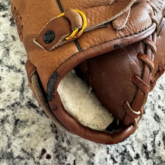 Nike, Diamond Ready, KDR 1300 13" Authentic Leather Men's Brown Softball Mitt - Picture 6 of 6